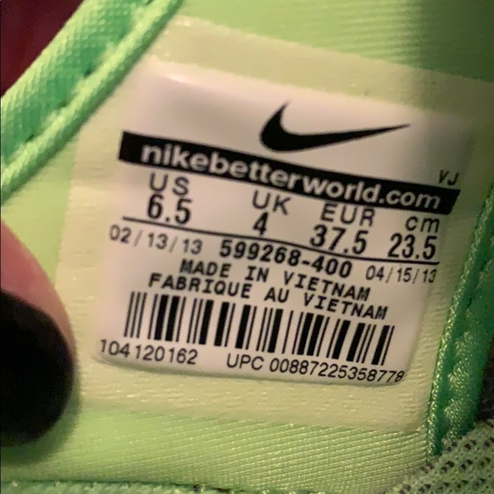 Nike Frees - Picture 3 of 3